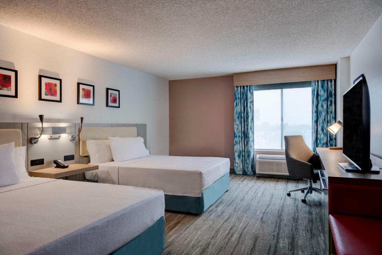 Hilton Garden Inn Anaheim/Garden Grove Εξωτερικό φωτογραφία