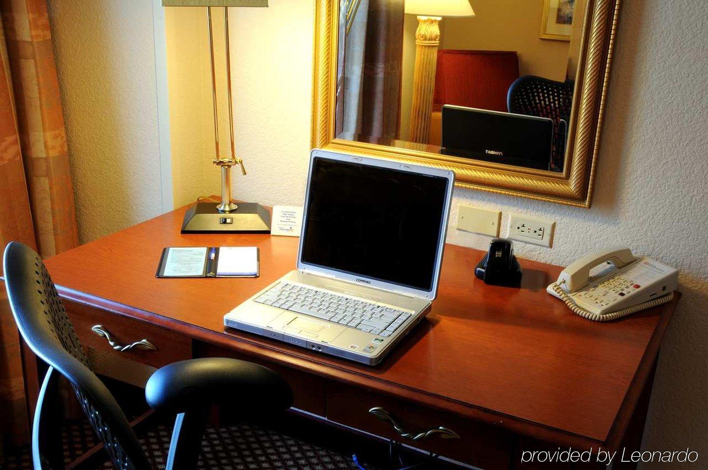 Hilton Garden Inn Anaheim/Garden Grove Δωμάτιο φωτογραφία